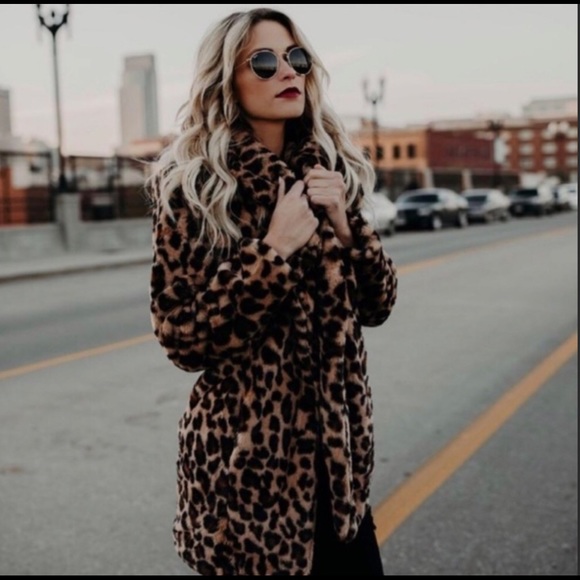 Stunning Leopard Coat - Picture 5 of 7